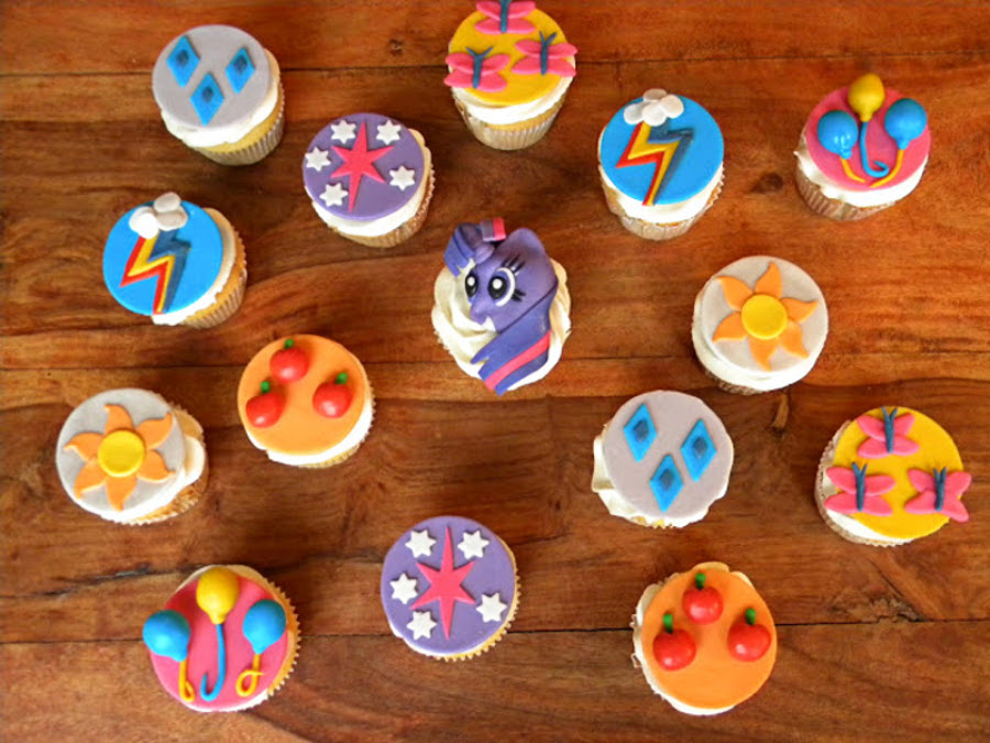 Vanilla cupcakes with My Little Pony decor