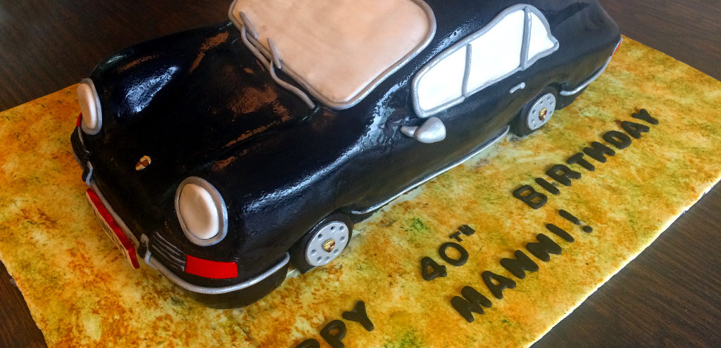 Cake in shape of a Porche 912 car